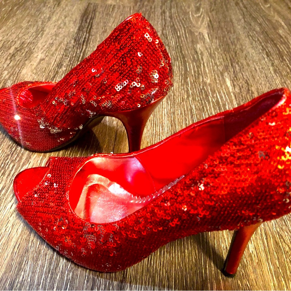 Delicacy brand red sequin heels